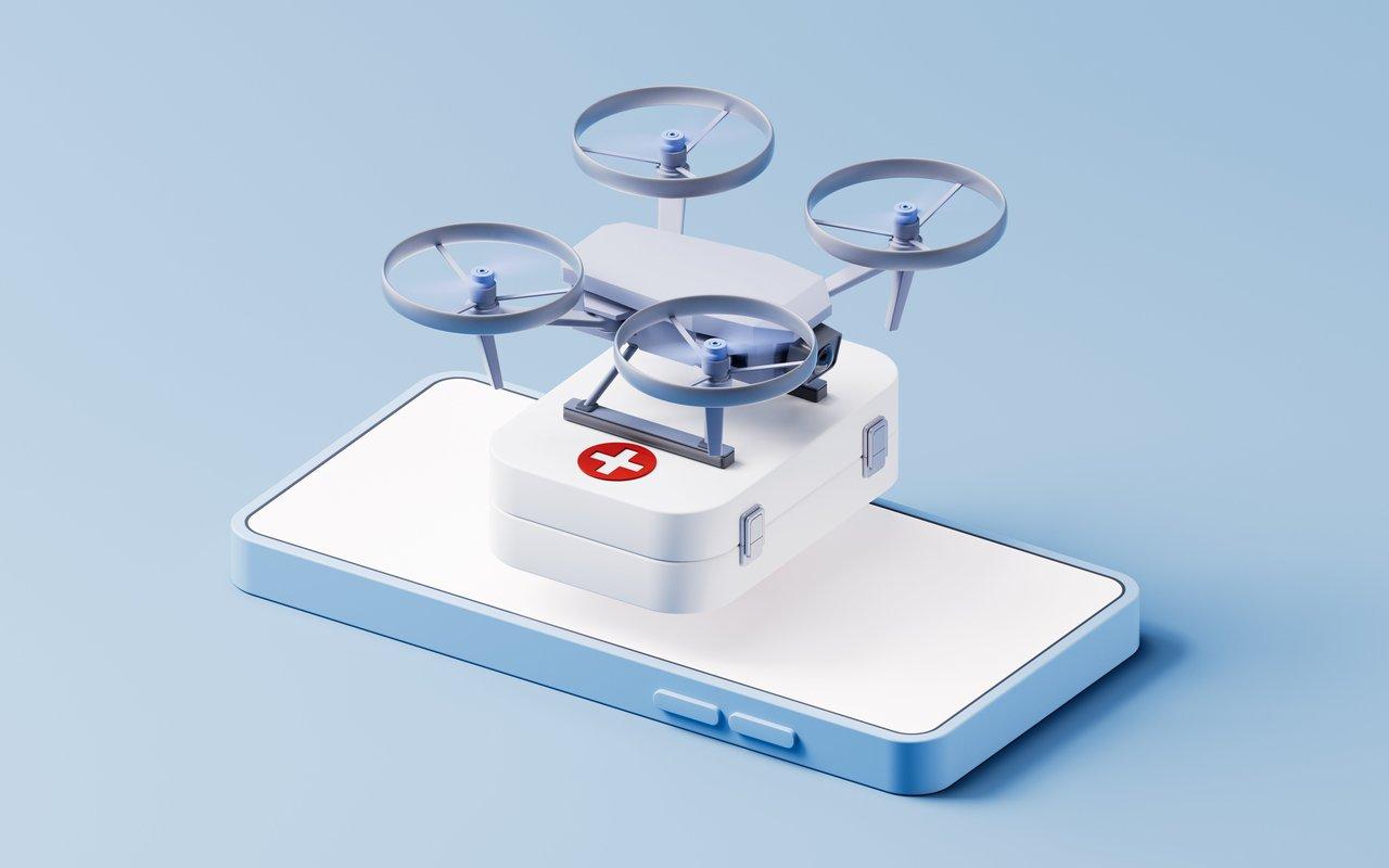 Un drone de livraison médicale déployé sur un site hospitalier normand pour une urgence sanitaire.